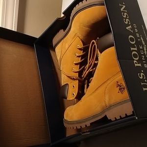 U.S POLO ASSN. men's size 10 tan boots